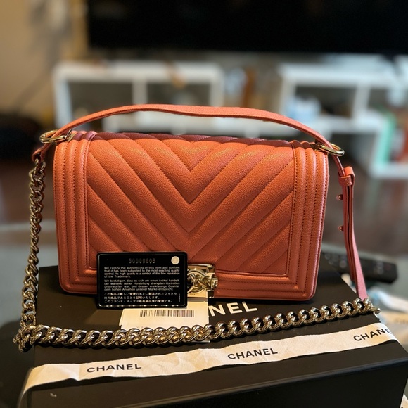 Chanel Boy medium flap year 2021 - Picture 4 of 7